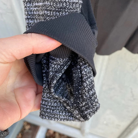 Lululemon Daily Practice Jacket, size 4 - Picture 13 of 13